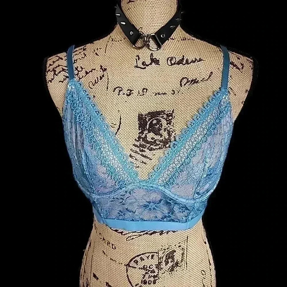 VICTORIA'S Secret teal Lace Bralette.  Size 34C - Picture 4 of 13
